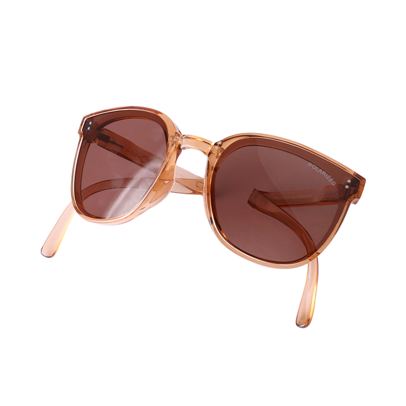 EO SUNWEAR_PROCIDA_S.C.BROWN_SIGNATURE SHOT