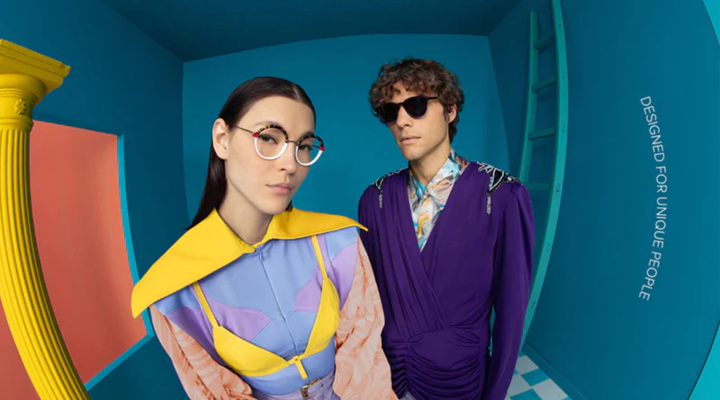 A model wearing eyeglass