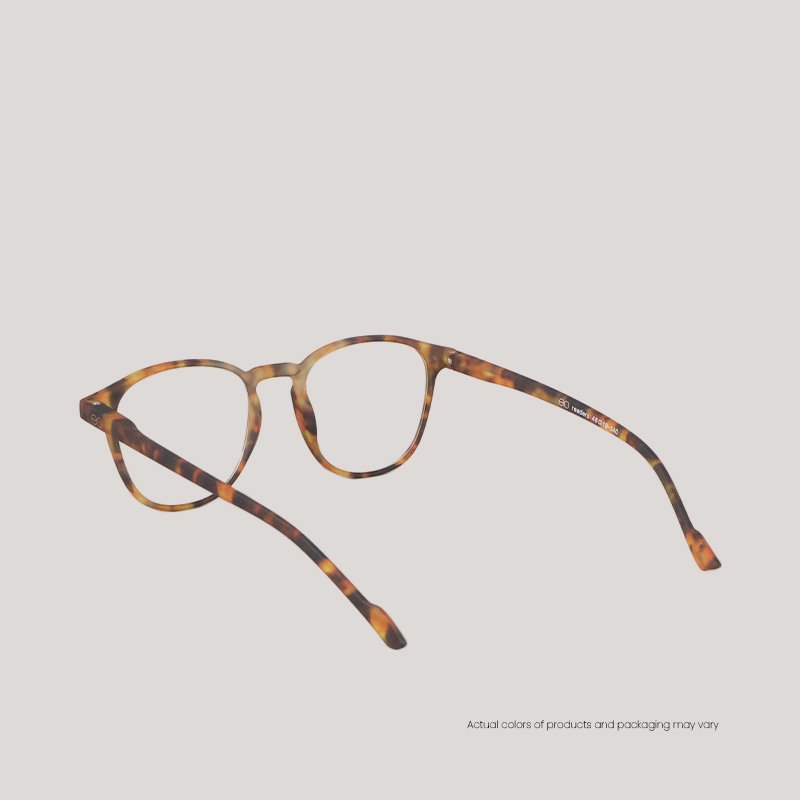 EO READERS_(RG)_READ2302_DEMI_WEBB