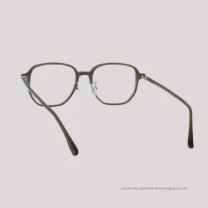 VISUALITIES_(FR)_KAARI_CRYSTALOLIVEGREEN_WEBB