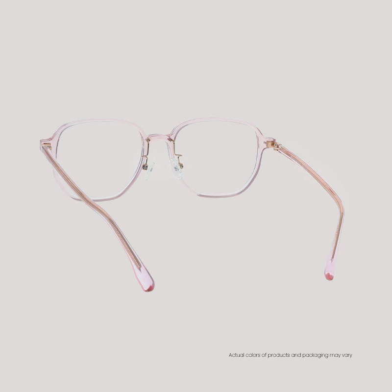 VISUALITIES_(FR)_KAARI_CRYSTALPINK_WEBB