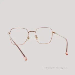 INSTYLE_(FR)_IN22048_C6_WEBB