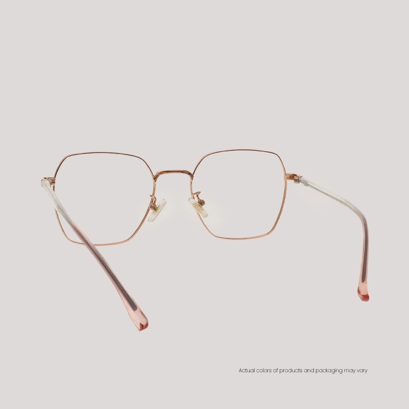 INSTYLE_(FR)_IN22048_C6_WEBB