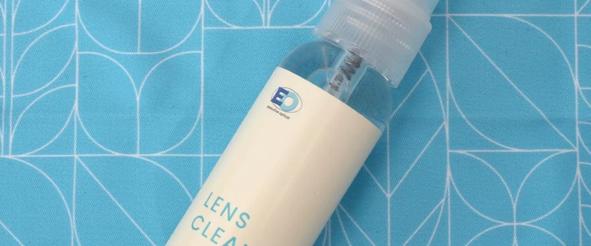EO eyeglass anti-fog lens cleaner Eyeglass anti-fog lens cleaner