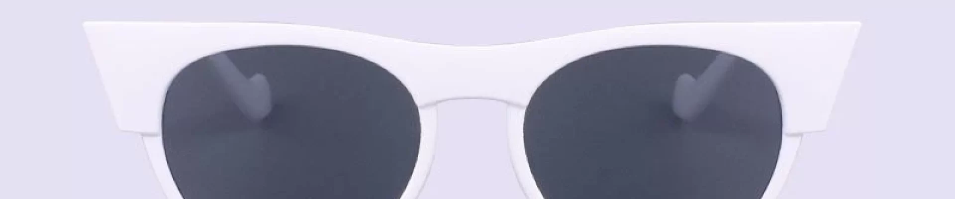 SHIELDS SH22120 SHIELDS SH22120 with its sleek cat-eye design